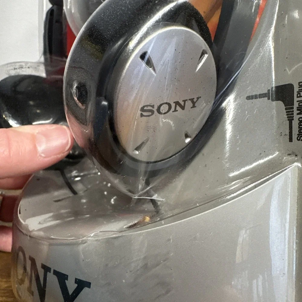 Sony MDR-RSPKG Combo value Pack MDR-A110LP Stereo Headphones and MDR-E828LP VTG